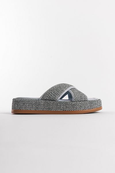 Capone Outfitters Flat Heeled Straw Cross Strap Women's Sandals
