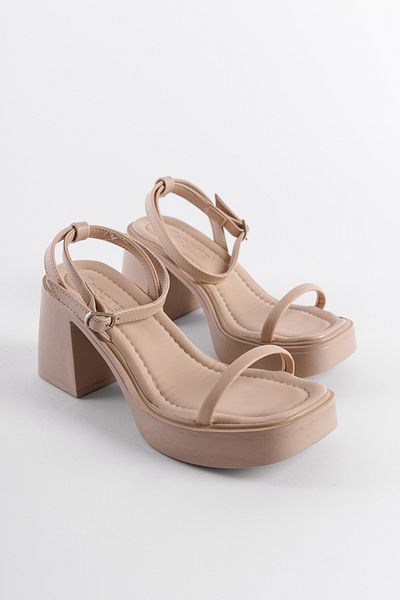 Capone Outfitters Damensandalen mit Plateau-Knöchelriemen