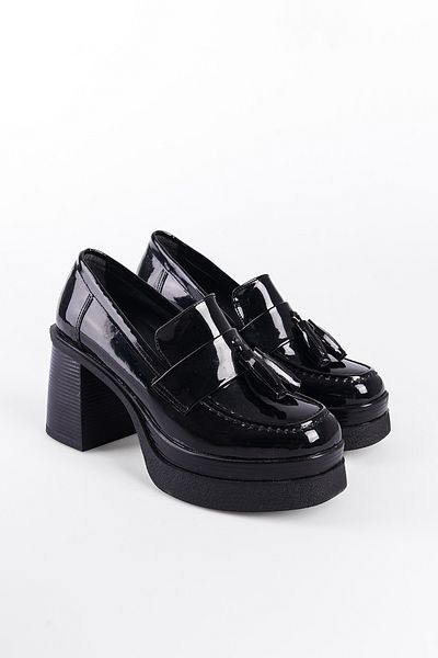 Capone Outfitters Damen-Loafer mit runder Zehenpartie und Quasten und mittelhohem Absatz