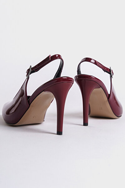 Capone Outfitters Köves csat tűsarkú