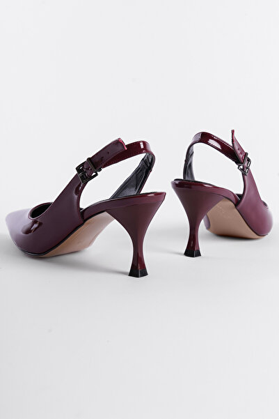 Capone Outfitters Köves csat tűsarkú