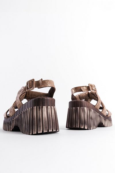 Capone Outfitters Komfort-Damensandalen aus Leder mit Keilabsatz