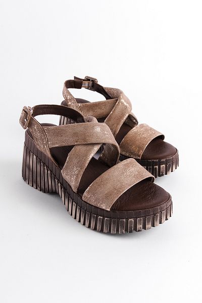 Capone Outfitters Komfort-Damensandalen aus Leder mit Keilabsatz