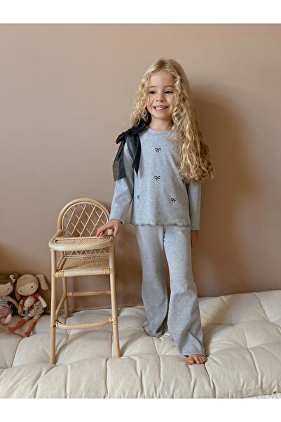 le petit sole Girl's Kudele Embroidery and Ribbon Satin Detailed Bottom and Top Set