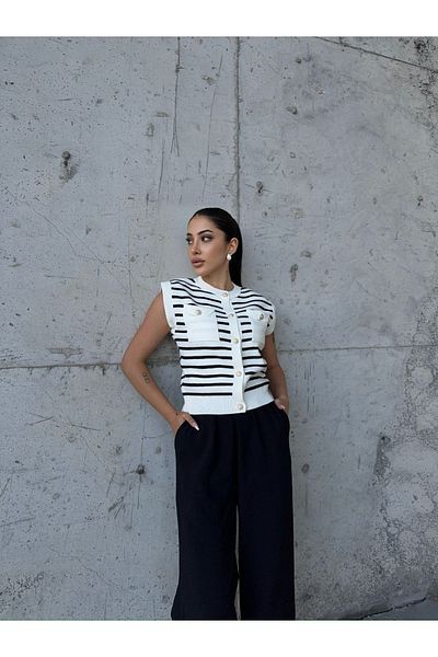 sportiness Striped Pocket Buttoned Knitwear Vest