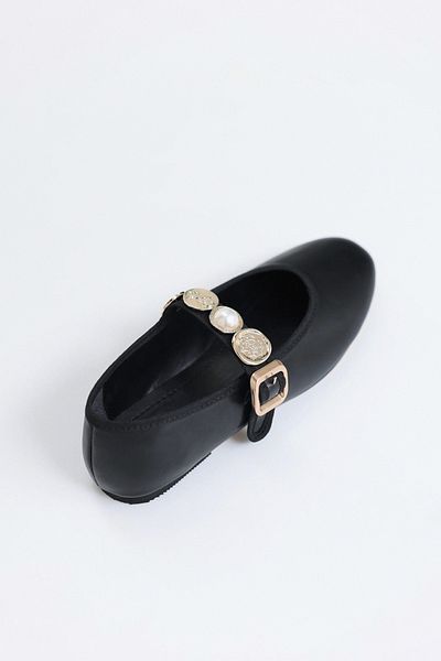 DUXAL SHOES Μαύρες γυναικείες μπαλαρίνες με χρυσή λεπτομέρεια καρφίτσας