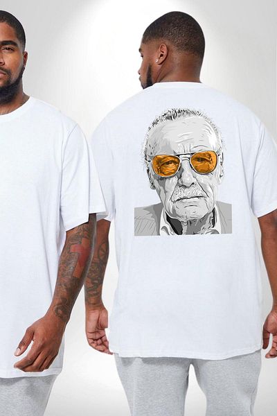 Angemiel تي شيرت أبيض كبير الحجم للجنسين من Stan Lee - مطبوع على الظهر