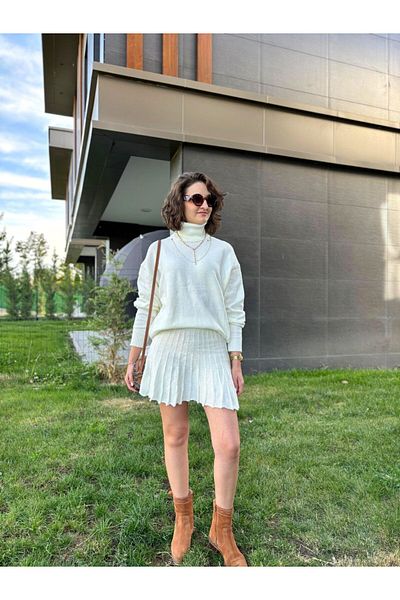 Butik Turtleneck Pleated Skirt Knitwear Set