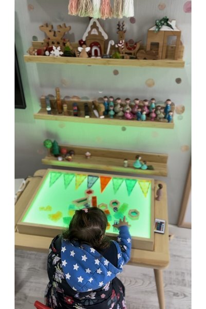 BİLMİŞ ÇOCUK Montessori Işıklı Etkinlik Ve Oyun Çocuk Masa (AYAKSIZ) 1 Yaş 16 Renk Ahşap Light Table (TABLA)
