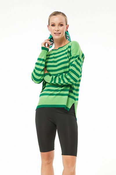 HaNNaR Slit Thin Knitwear Sweater