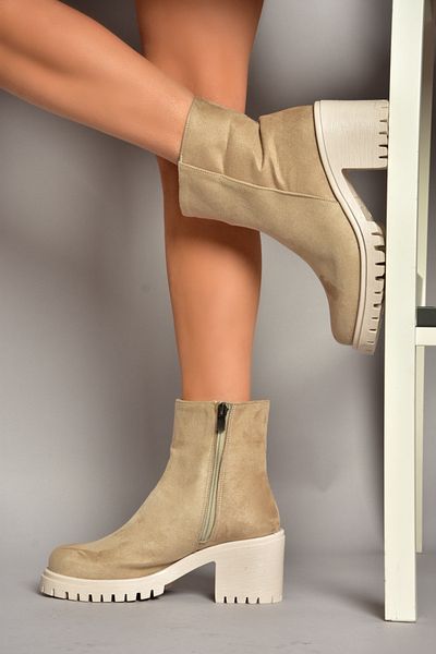 Fox Shoes Τ 726911102   Γυναικείες μπότες μπεζ σουέντ με χοντρό τακούνι