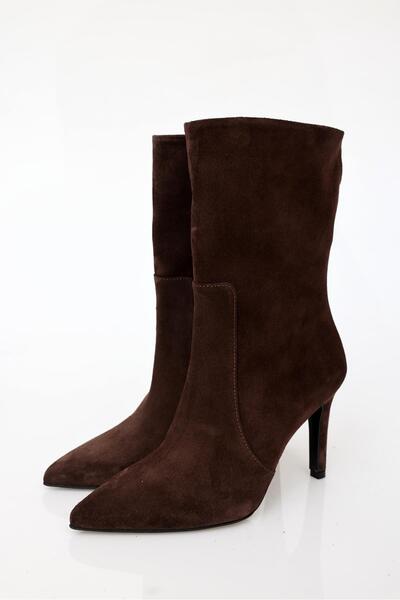 5in1Canpolat Кафяви суедени ботуши с остри върхове и ток 24332