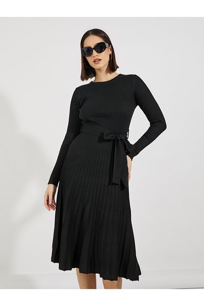 Styli Solid Belted Pleated A-Line Midi Dress