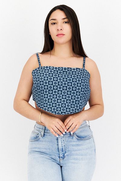 Violet Romance Women Square Neck Sleeveless Floral Print Denim Crop Top, Wash Blue