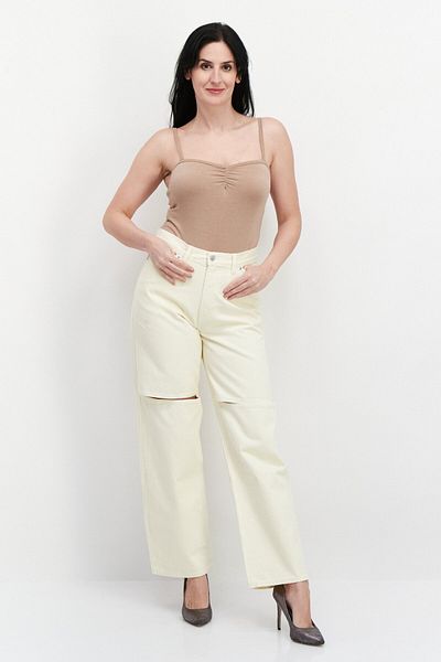 Weekday Women Regular Fit Mid Rise With Slit Knee Carpenter Jeans, Cream