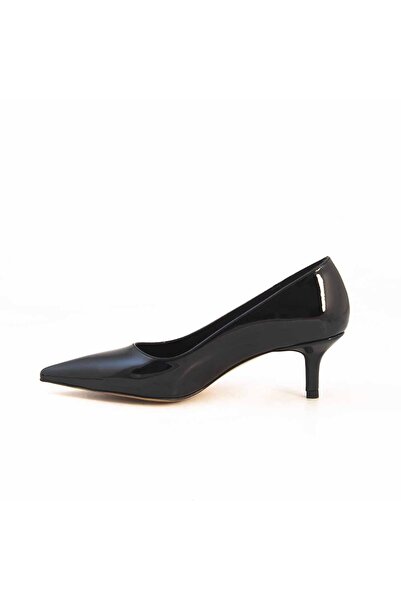 KEMAL TANCA Kadın Rugan Deri Siyah Topuklu Ayakkabı
