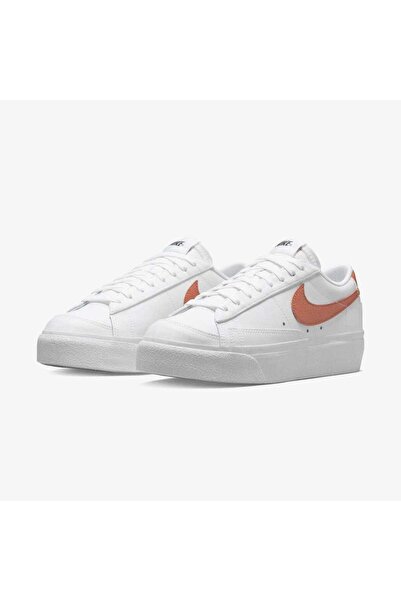 Nike Незамінні кросівки Beyaz - Blazer Low Platform TUBI