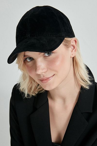 MARBERRY Women's Black Suede Cap