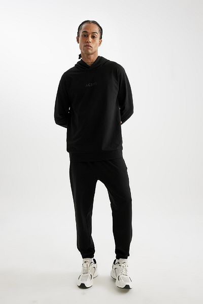 DeFacto Sport-Jogginghose – Standard-Passform, elastische Taille und Taschen D6830ax24au
