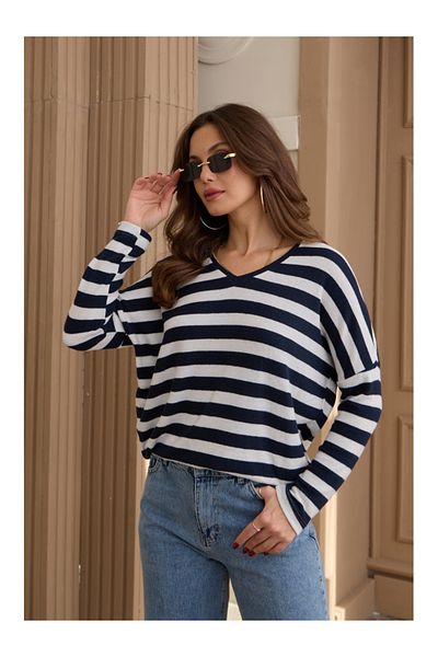 Elif Özbey Butik Ecru Navy Blue Striped V-Neck Knitwear