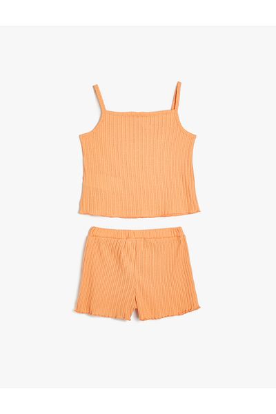 Koton Set aus geripptem Sling-T-Shirt und Shorts – Druckknopfdetail