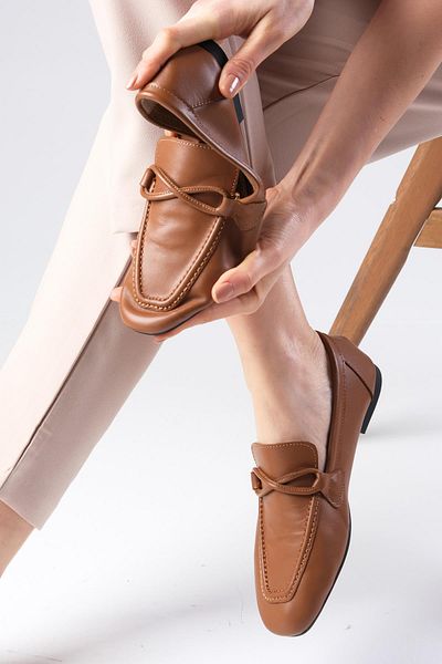 Mio Gusto Pantofi de damă Fiona din piele naturală, culoarea maro, cu vârful tocit
