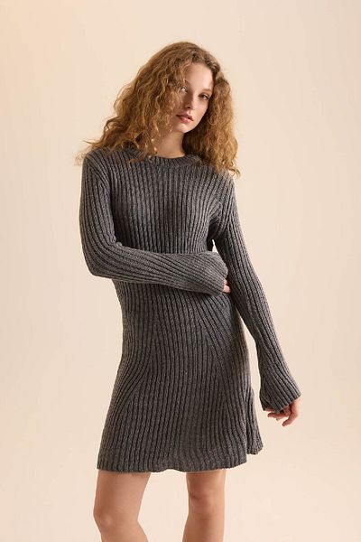 DeFacto Langärmliges Mini-Strickkleid in A-Linie mit Rundhalsausschnitt D4915axns
