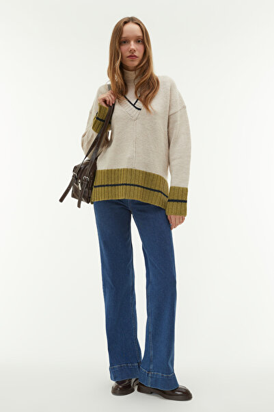 Mudo Striped Loose Fit V-Neck Sweater
