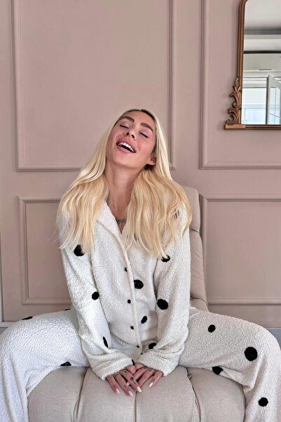 Pijamaevi Beyaz Puan Desenli Önden Düğmeli Kadın Pijama Takımı