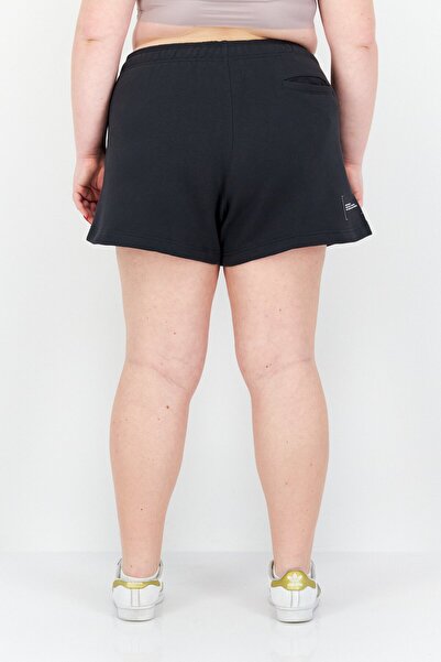 adidas شورت نسائي للخارج بمقاسات كبيرة بشعار العلامة التجارية، أسود كربوني