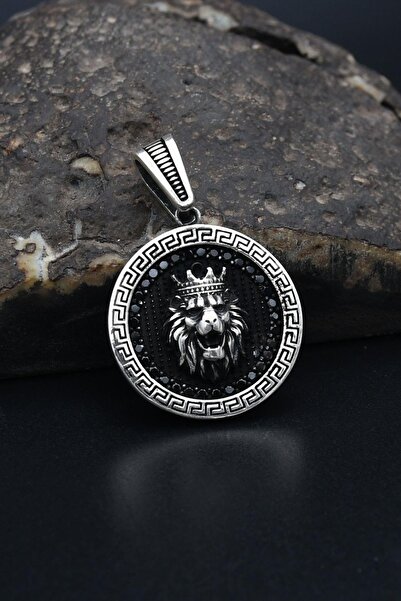 Prestige Kolye Ucu Kral Taclı Aslan Figürlü Grek Desenli 925 Ayar Gümüş 901339
