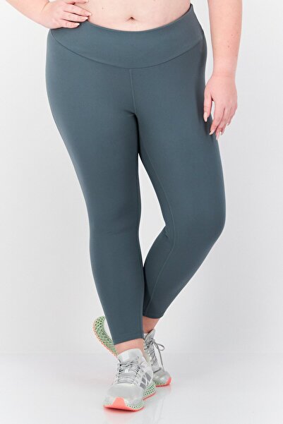 adidas بنطال تدريبي بشعار العلامة التجارية للنساء بمقاسات كبيرة، لون رمادي سر...