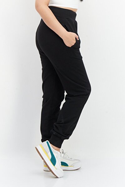 UMBRO Women Sportswear Fit Training Sweatpants, Black