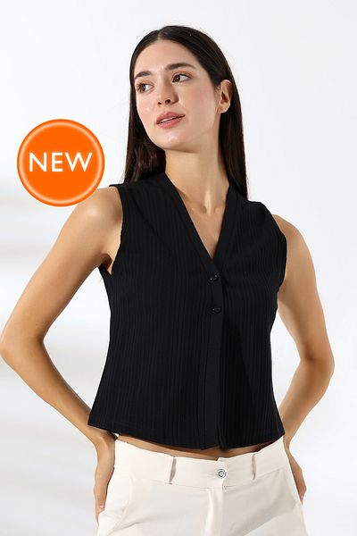 Şiir Lenart Women's Black 2-Button Knitted Crop Vest & Cardigan