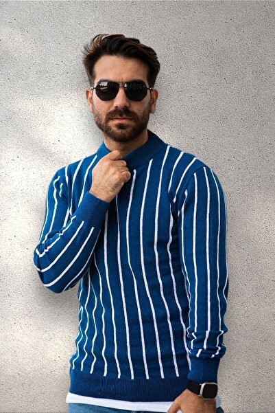BİRBEYSTORE Model de pulover tricotat cu dungi pentru bărbați