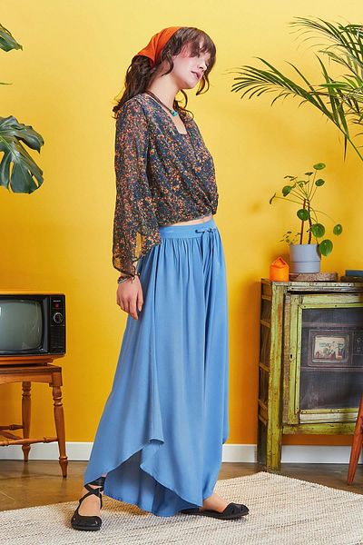 Los banditos Wide Leg Trousers with Elastic Waist Detail on the Leg