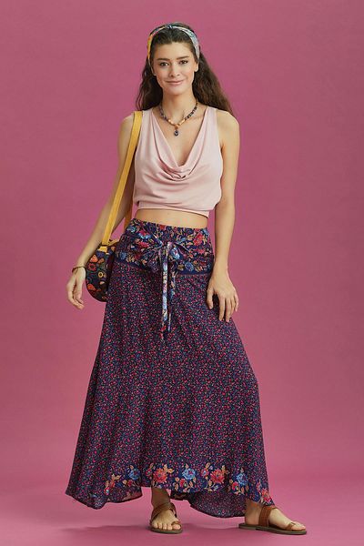 Los banditos Fusta asimetrică cu model floral
