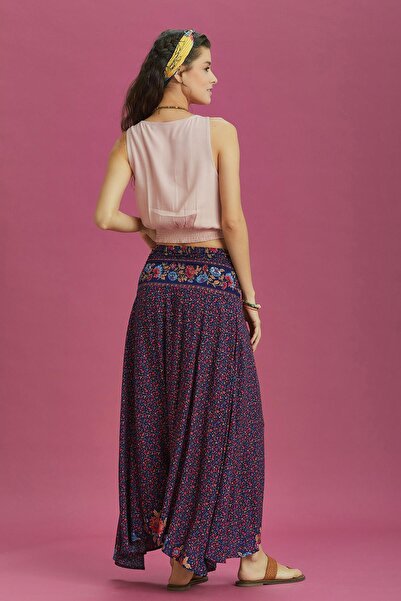 Los banditos Loose Floral Pattern Asymmetrical Skirt