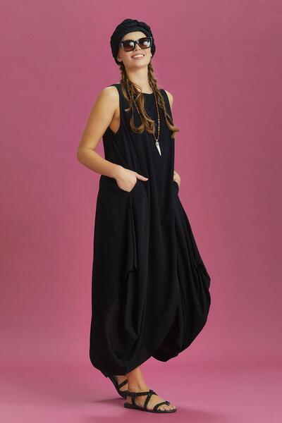 Los banditos Black Loose Stylish Dress with Diagonal Cutout Front Tiers