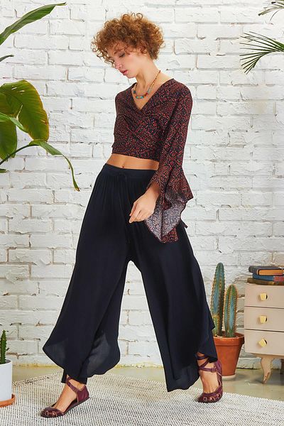Los banditos Wide Leg Trousers with Elastic Waist Detail on the Leg