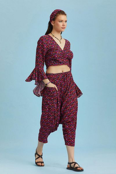 Los banditos Pantaloni Capri Shalwar de damă cu flori roșii