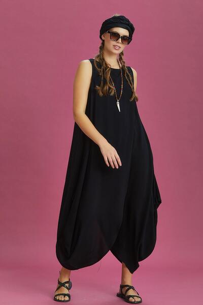 Los banditos Black Loose Stylish Dress with Diagonal Cutout Front Tiers