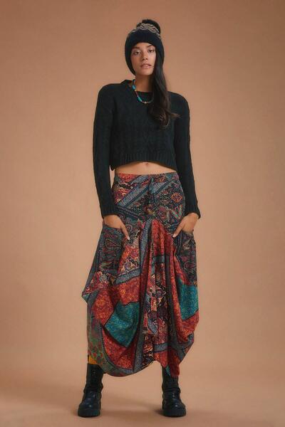 Los banditos Baggy Long Skirt with Lace-up Waist and Pocket Detail