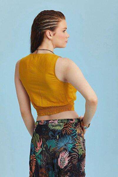 Los banditos Elastic Sleeveless Degaje Collar Yellow Stylish Crop Blouse