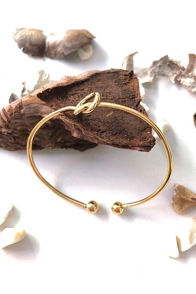 Novon Giyim & Aksesuar Gold Color Women's Gold Knot Detail Adjustable Handcuff Bracelet