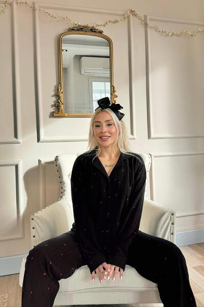 Pijamaevi Siyah Jantung Desenli Önden Düğmeli Peluş Polar Pijama Takımı