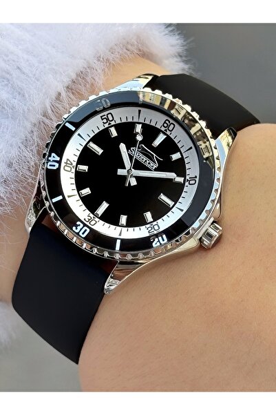 Slazenger Özel Tasarım 5 ATM Su Geçirmez Silikon Kordon Kadın Kol Saati