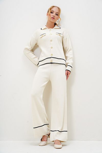 Trend Alaçatı Stili Women's Ecru Polo Collar Gold Button Detailed Knitwear Cardigan and Trousers Set Alc-X13046