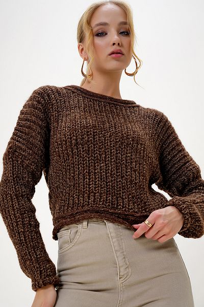 Trend Alaçatı Stili Women's Brown Crew Neck Knitwear Crop Thick Sweater Alc-X13135