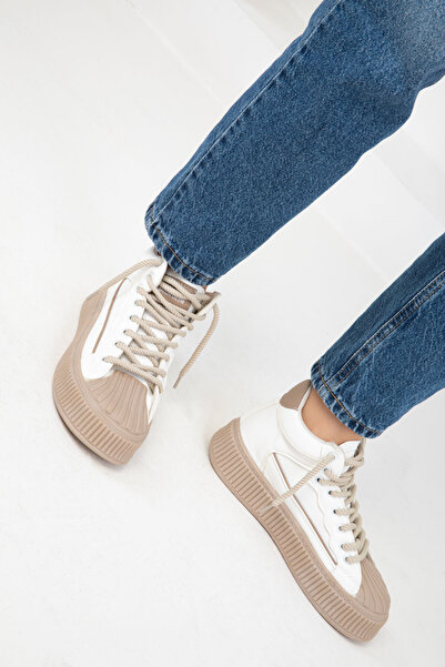 SOHO Model bílých dámských tenisek z roku 1995